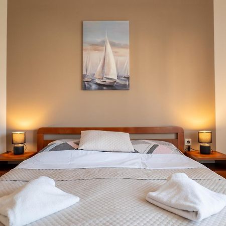 Apartment Wish - Two Bedrooms With 2 Ac Renewed Pag Town Exteriér fotografie