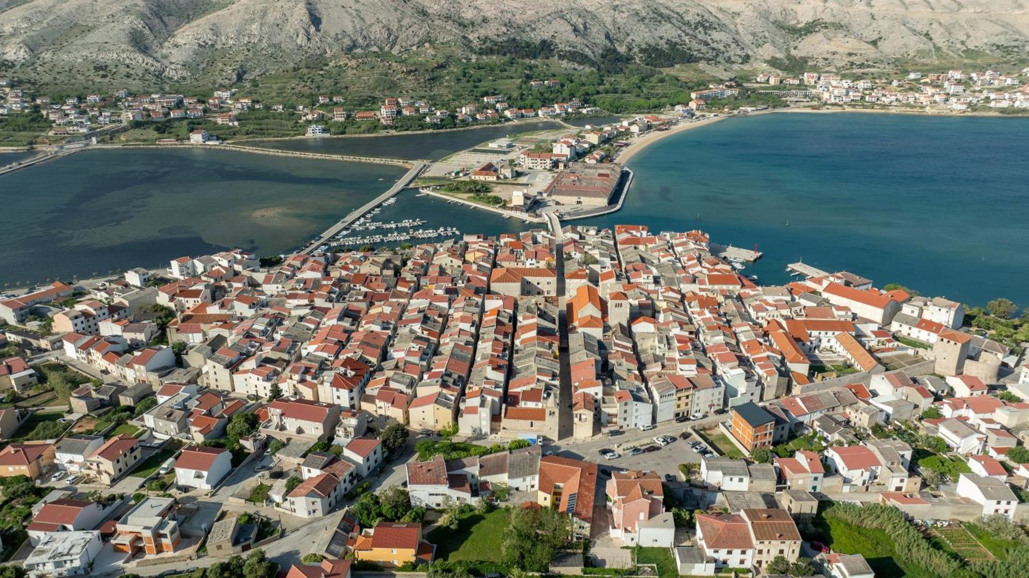 Apartment Wish - Two Bedrooms With 2 Ac Renewed Pag Town Exteriér fotografie